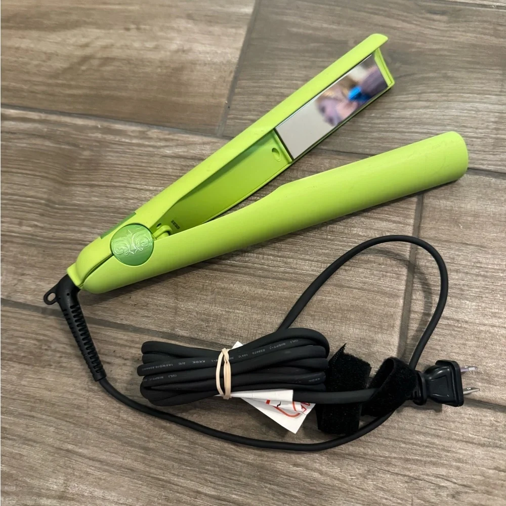 TYME Iron Pro 2-in-1 Hair Curler & Straightener w/ Auto Shutoff, Limelight